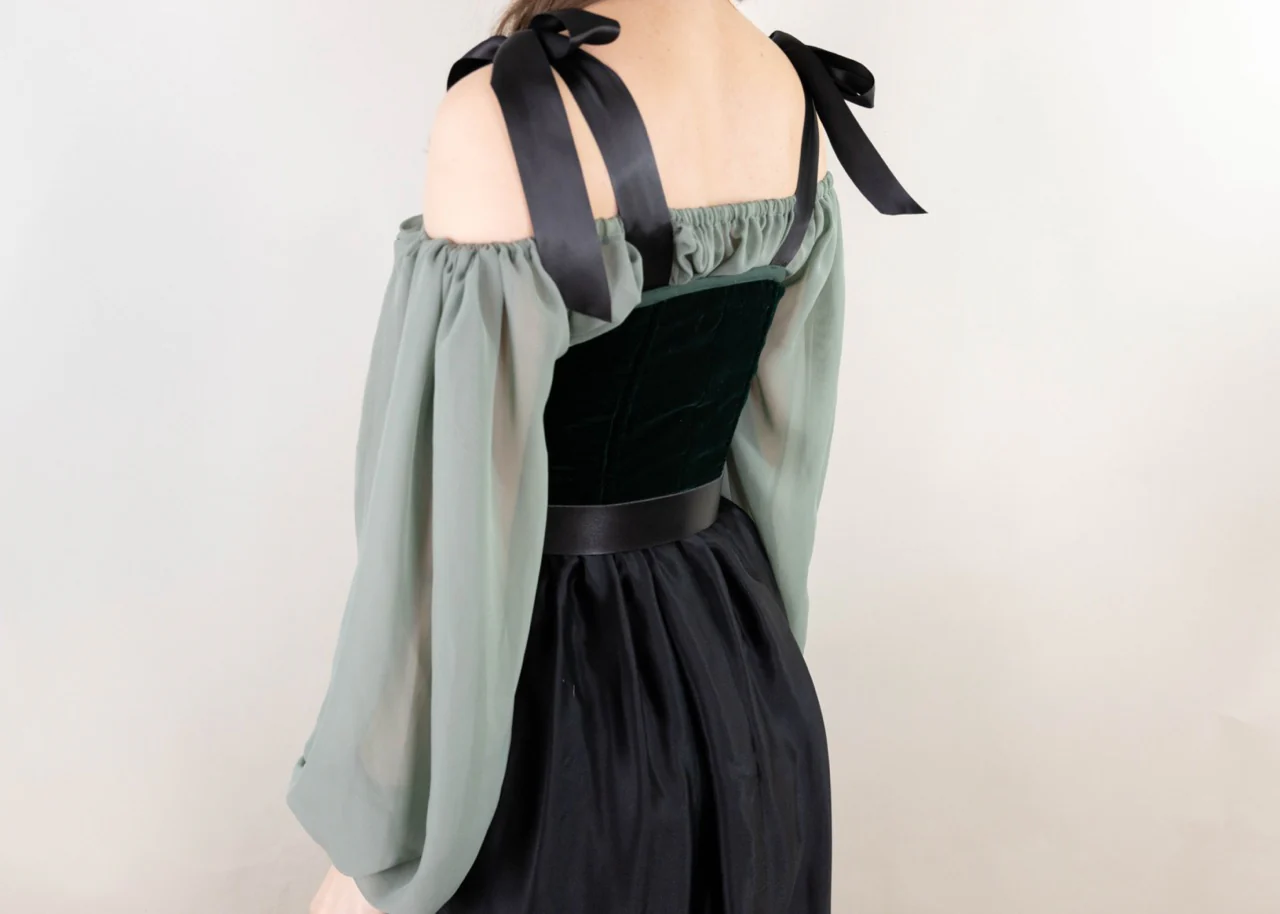 Handmade Green Velvet Renaissance Corset - Image 4