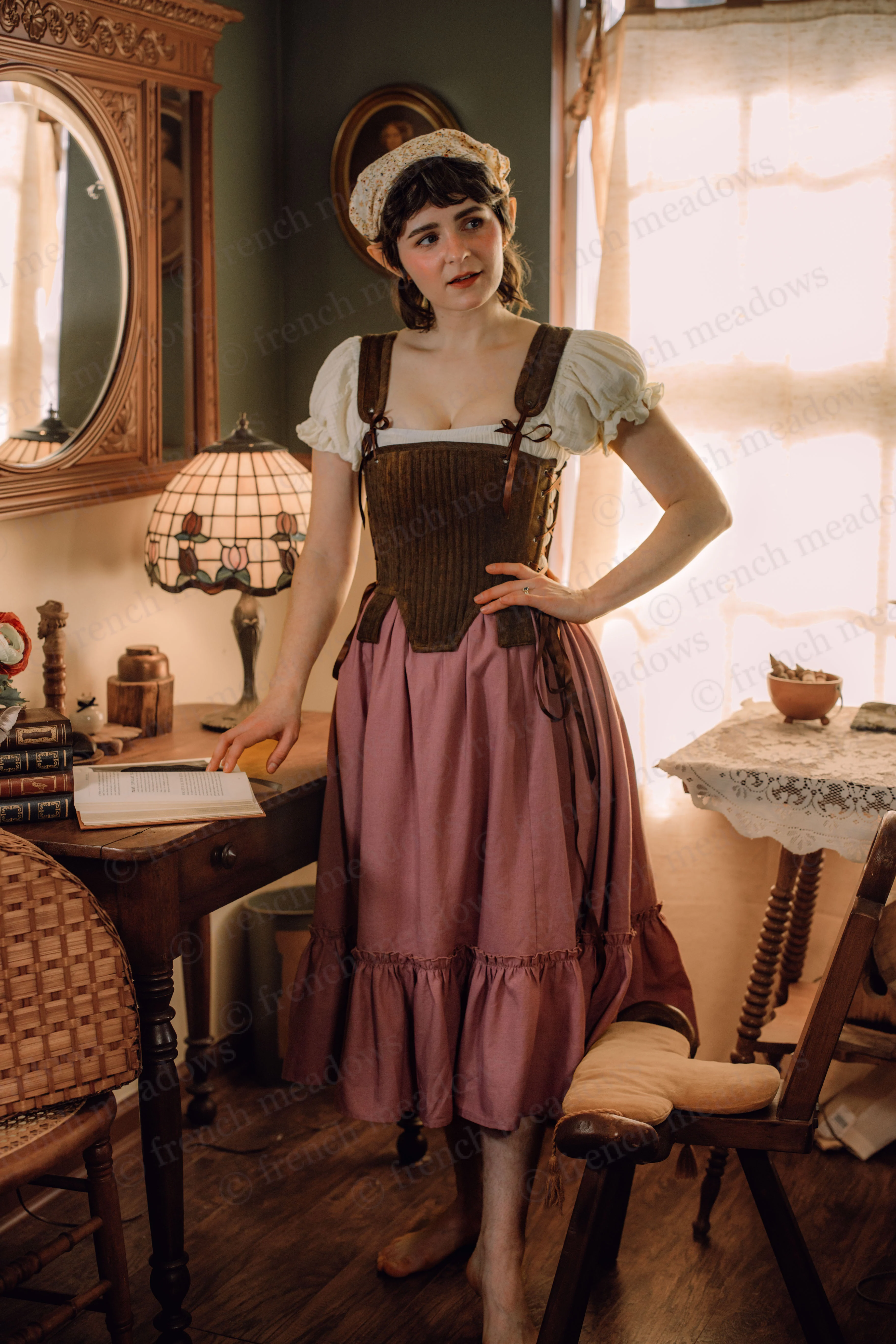 Brown Tabbed Tudor Stays - Image 12